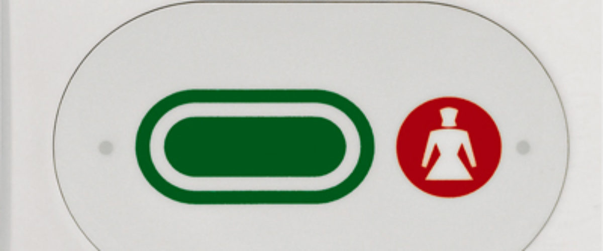 Anrops- og avstillingsknapp